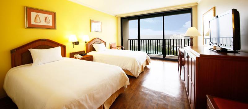 Guam Reef Hotel Тумон Екстериор снимка